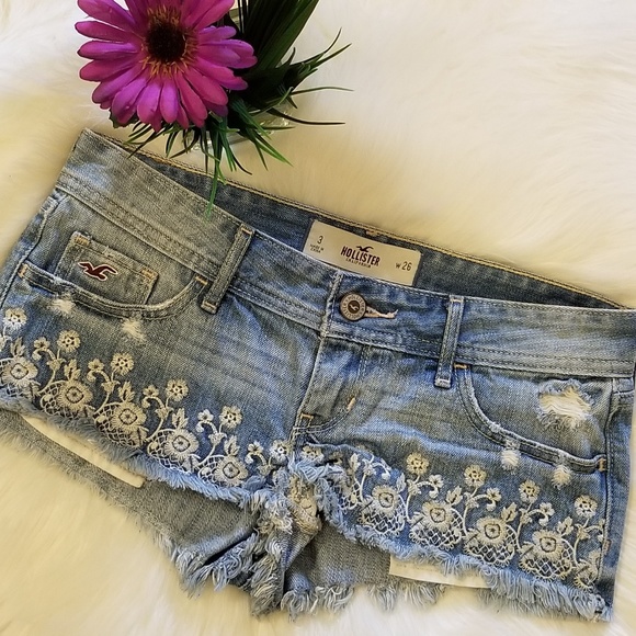 Hollister Embroidered Distressed Shorts Sz 3 - Picture 3 of 8